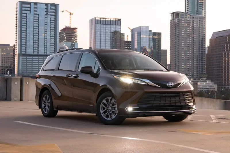 納入皇冠係列 一汽豐田全新MPV定名GRANVIA